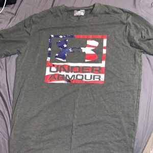 Under Amour USA Tee / Sz Medium